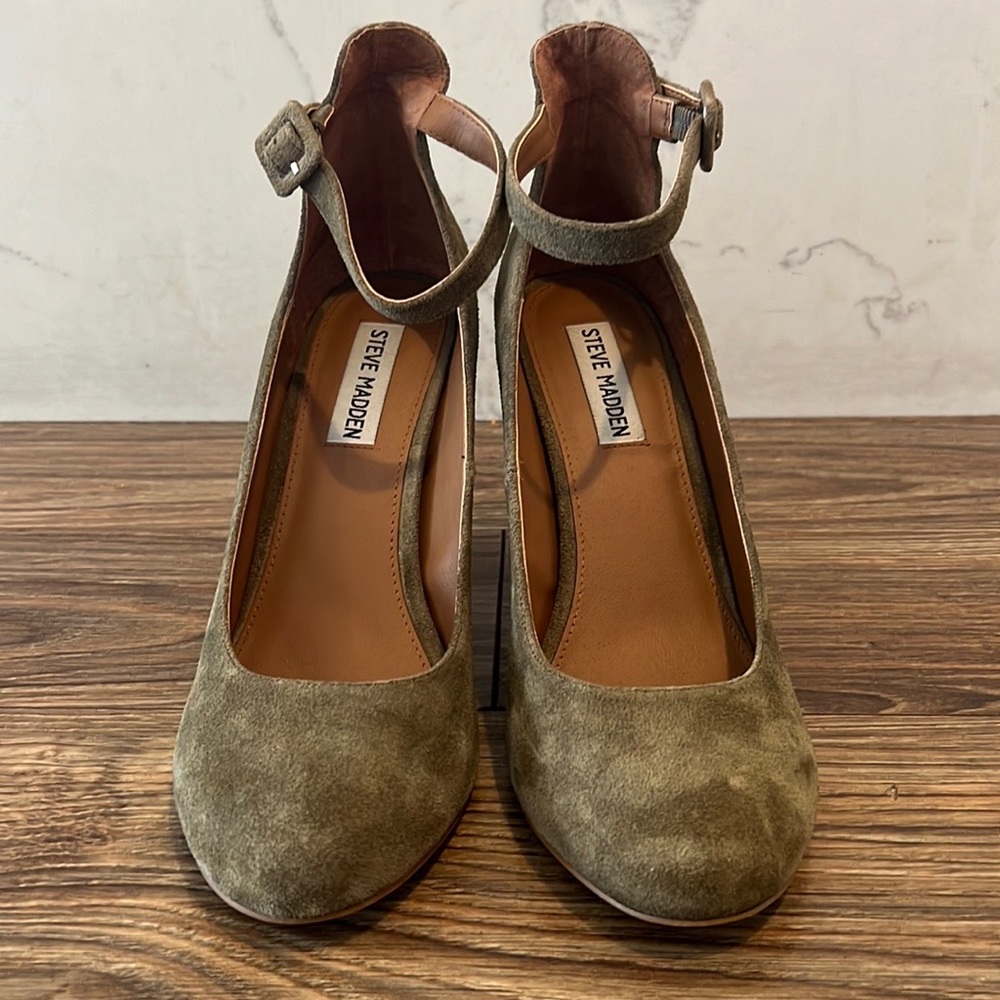 Steve Madden Olive Green Suede heels